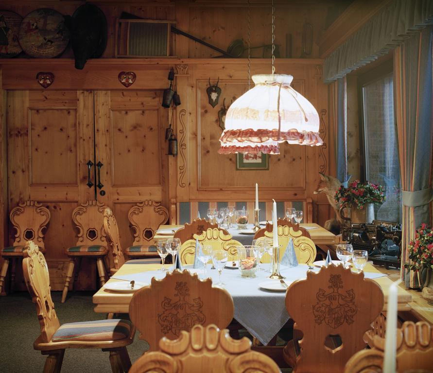 Hotel Rheinterrasse Benrath 뒤셀도르프 레스토랑 사진